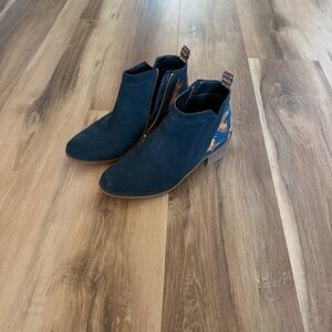 Inkkas Teal Suede Ankle Boots Size 7 Tribal Woven Back Panel